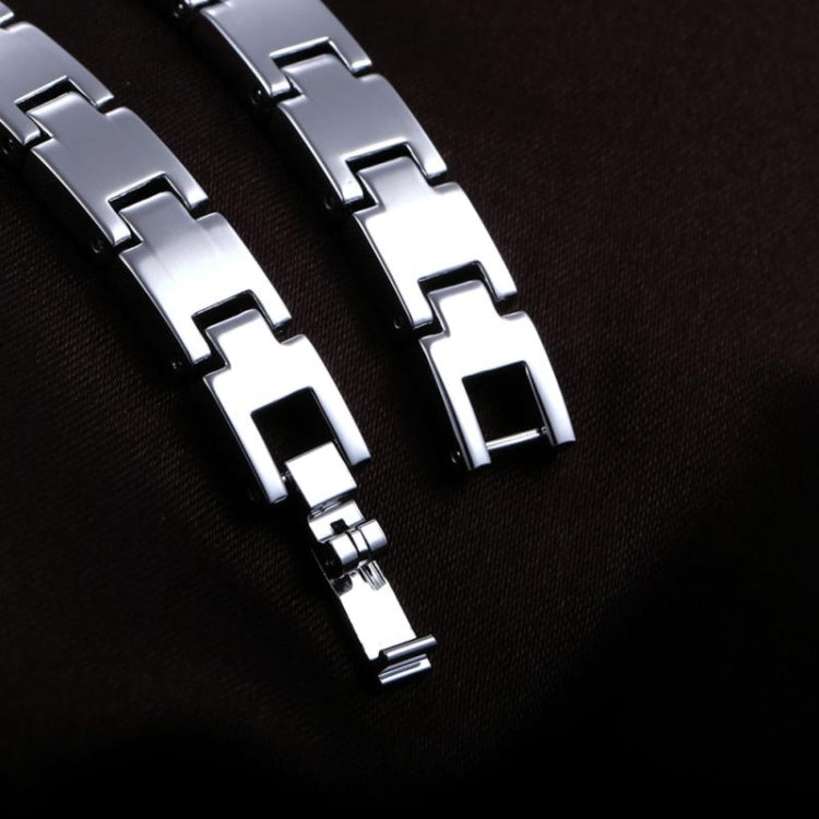 YAQIN Rhinestone & Roman Number Small Simple Round Dial Women Quartz Watch with Alloy Band(White)