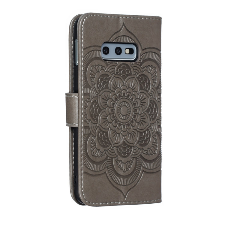 Mandala Embossing Pattern Horizontal Flip Leather Case for Galaxy S10e, with Holder & Card Slots & Wallet & Photo Frame