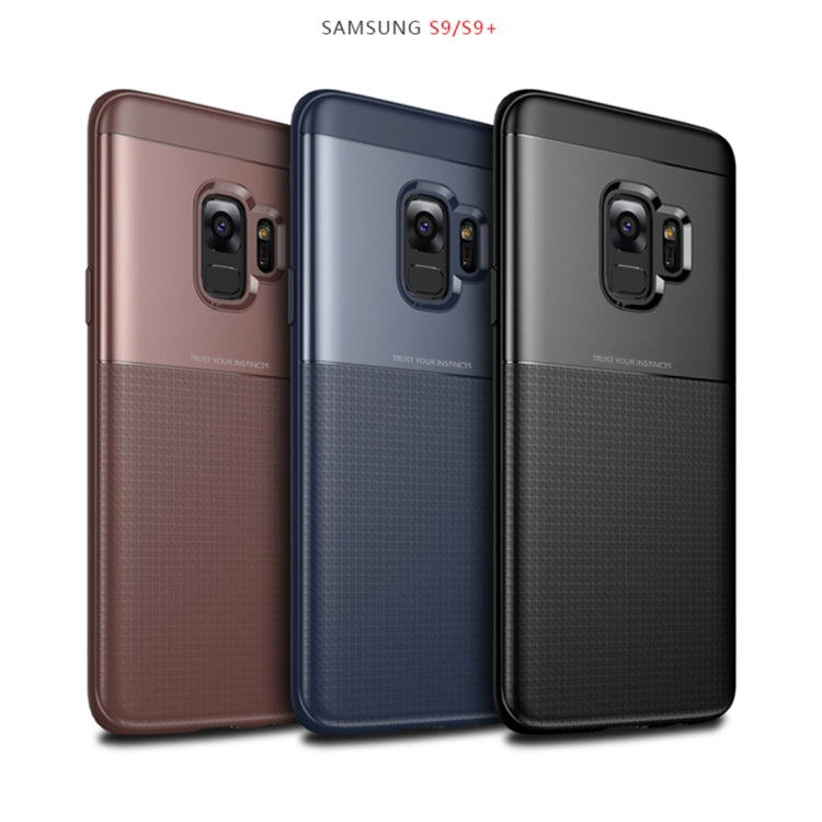 UNBREANK Carbon Fiber Texture PC + TPU Invisible Airbag Shockproof Protective Case for Galaxy S9(Brown)