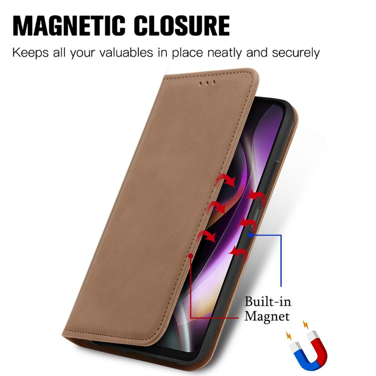 For Motorola Moto G 2022 Retro Skin Feel Magnetic Leather Phone Case