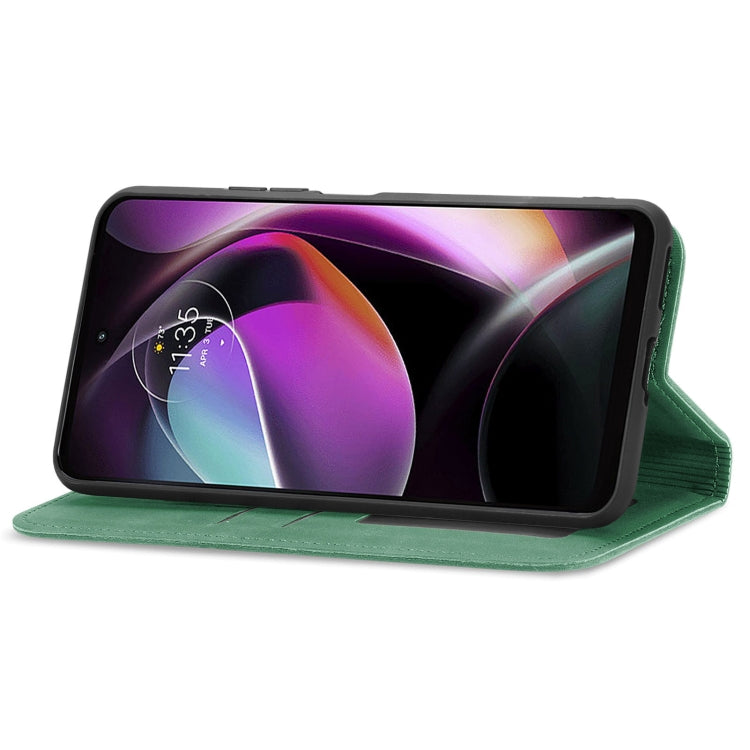 For Motorola Moto G 2022 Retro Skin Feel Magnetic Leather Phone Case