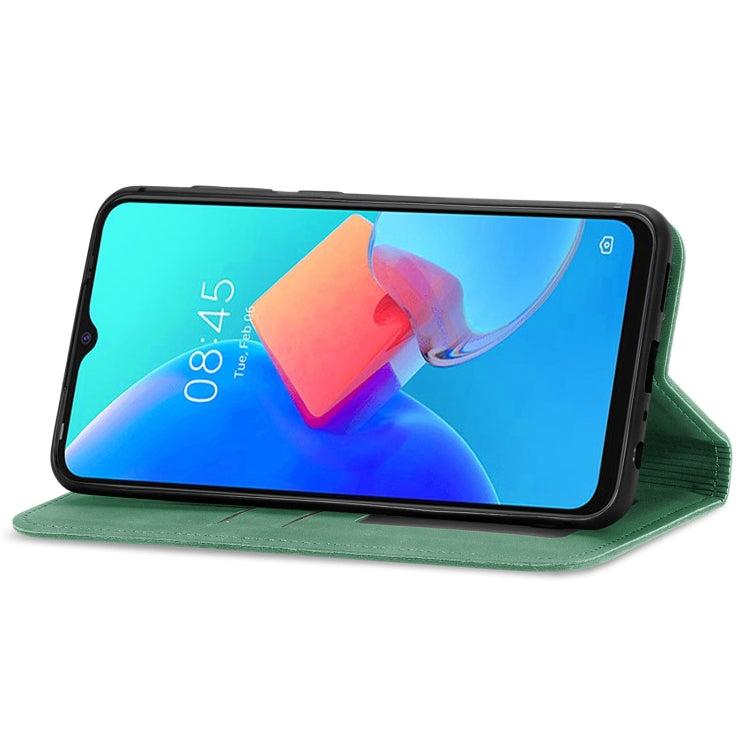 For Tecno Spark 8C Retro Skin Feel Magnetic Leather Phone Case