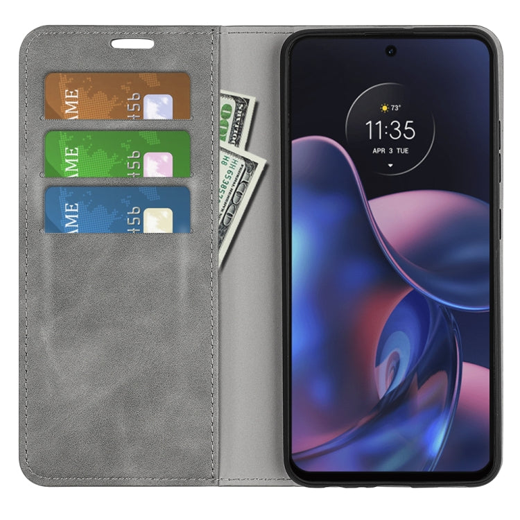 For Motorola Moto Edge 2022 Retro-skin  Magnetic Suction Leather Phone Case