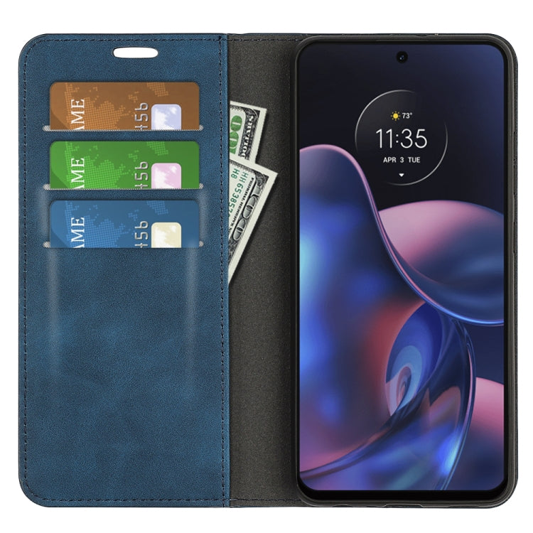 For Motorola Moto Edge 2022 Retro-skin  Magnetic Suction Leather Phone Case