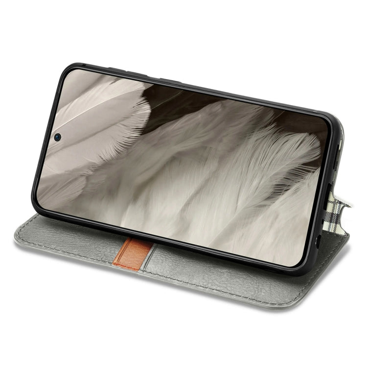 For Google Pixel 8 Cubic Grid Pressed Magnetic Leather Phone Case