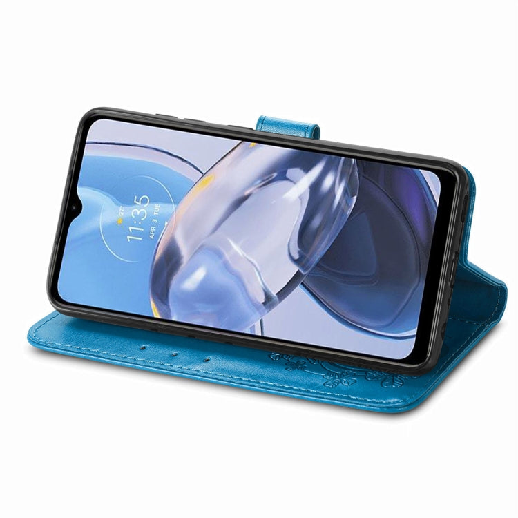 For Motorola Moto E22 4G Four-leaf Clasp Embossed Buckle Leather Phone Case