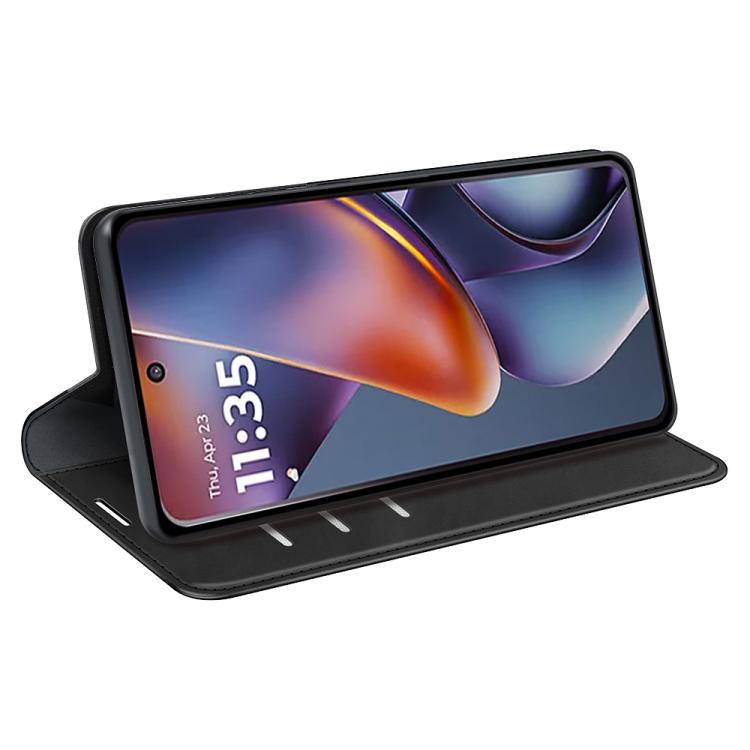 For Motorola Moto G 5G 2026 Retro-skin Magnetic Suction Leather Phone Case