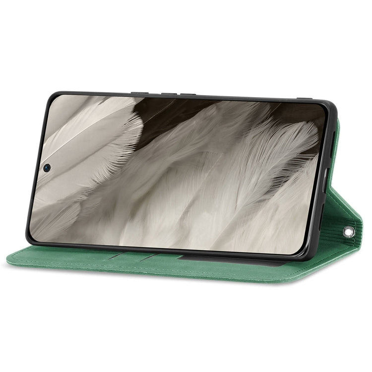 For Google Pixel 9 Retro Skin Feel Magnetic Flip Leather Phone Case