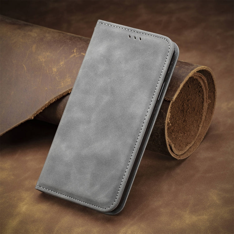 For Realme 13 Retro Skin Feel Magnetic Flip Leather Phone Case