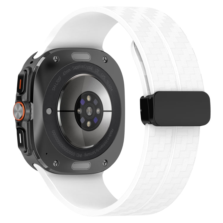 For Samsung Galaxy Watch Ultra 47mm Carbon Fiber Magnetic Folding Buckle Silicone Watch Band
