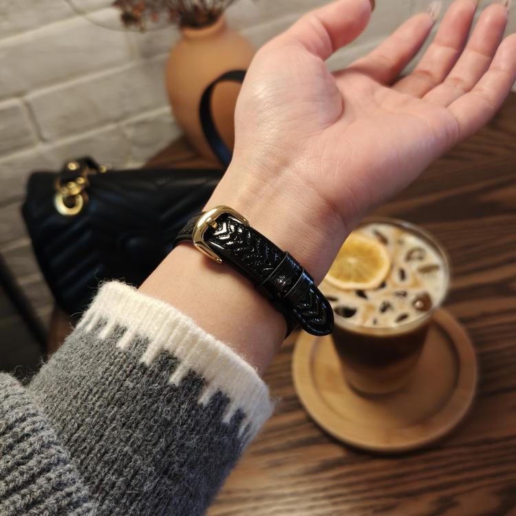 For Apple Watch 46mm / 49mm / 45mm / 44mm Heart-Shaped Embossed Leather Watch Band