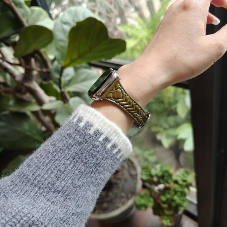 For Apple Watch 42mm / 41mm / 40mm / 38mm Heart-Shaped Embossed Leather Watch Band