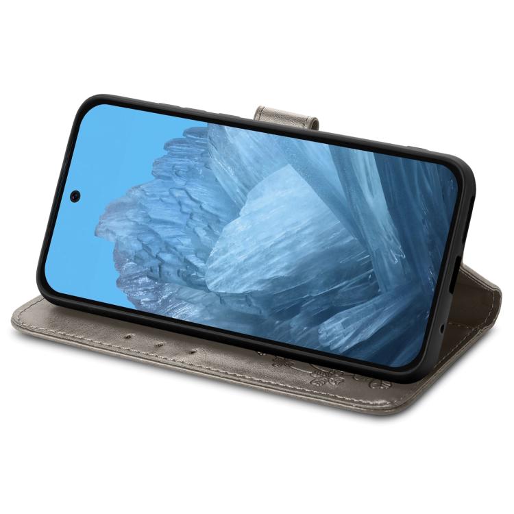 For Google Pixel 10 Pro XL Four-leaf Clasp Embossed Buckle Leather Phone Case