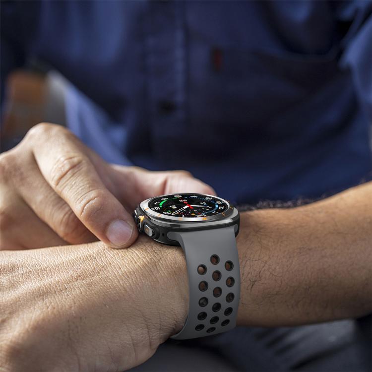 For Samsung Galaxy Watch Ultra 47mm / Ultra 2025 Two Color Round Holes Reverse Buckle Silicone Watch Band