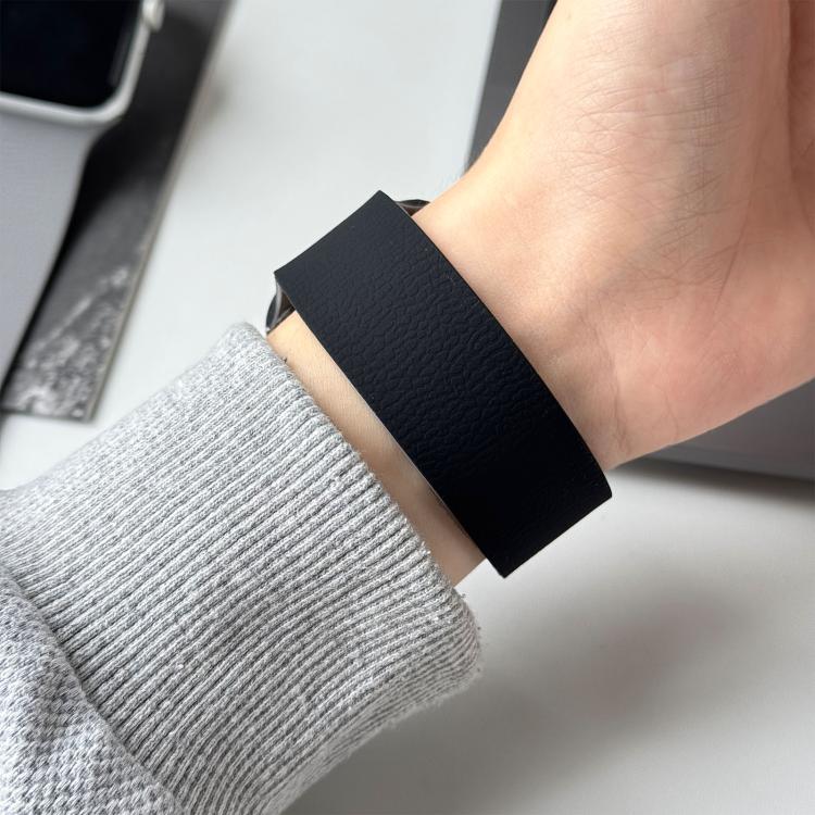 For Apple Watch 46mm / 49mm / 45mm / 44mm Two-tone Lychee-textured Magnetic Silicone Watch Band
