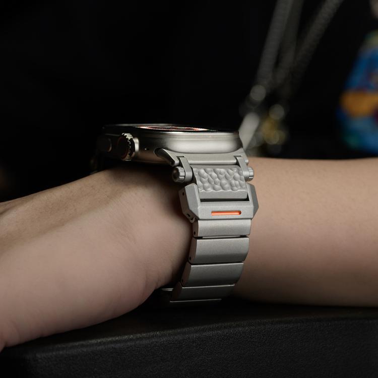 For Apple Watch 46mm / 49mm / 45mm / 44mm Hammer Pattern Butterfly Buckle Stainless Steel Head One Bead Titanium Alloy Watch Band
