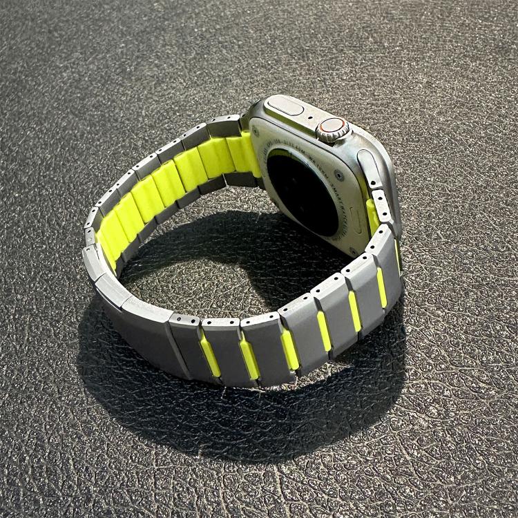For Apple Watch 49mm / 46mm / 45mm / 44mm Curved Two-Tone Side-Release Stainless Steel Watch Band