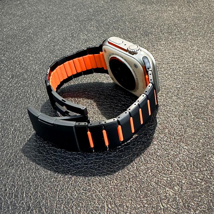 For Apple Watch 49mm / 46mm / 45mm / 44mm Curved Two-Tone Side-Release Stainless Steel Watch Band