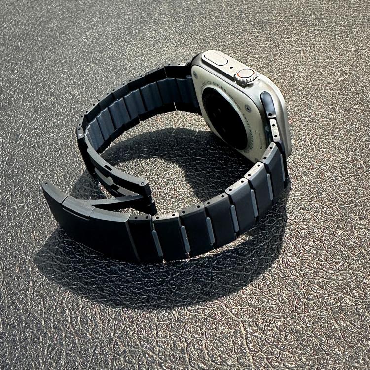 For Apple Watch 49mm / 46mm / 45mm / 44mm Curved Two-Tone Side-Release Stainless Steel Watch Band