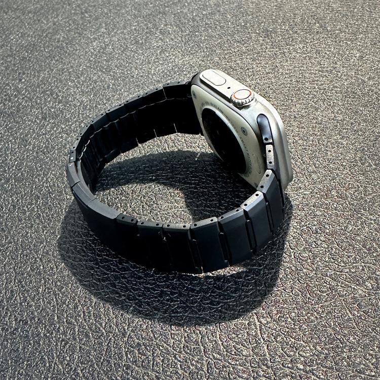 For Apple Watch 49mm / 46mm / 45mm / 44mm Curved Two-Tone Side-Release Stainless Steel Watch Band