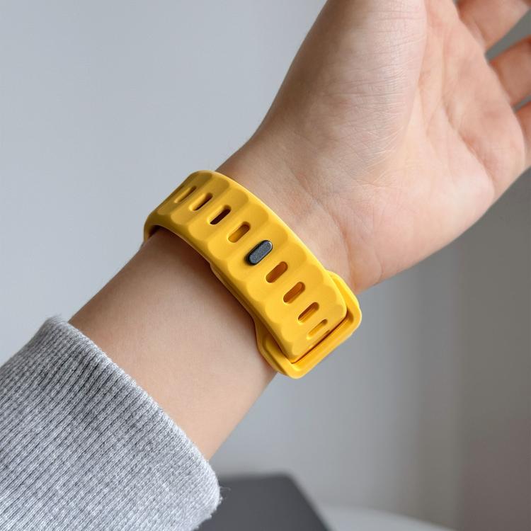 For Apple Watch 46mm / 49mm / 45mm / 44mm Irregular Twill Reverse Nail Buckle Silicone Watch Band