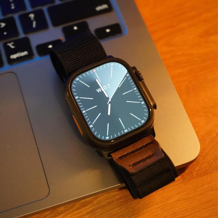 For Apple Watch 46mm / 49mm / 45mm / 44mm Retro Vegan Leather Label Alpine Nylon Loop Watch Band