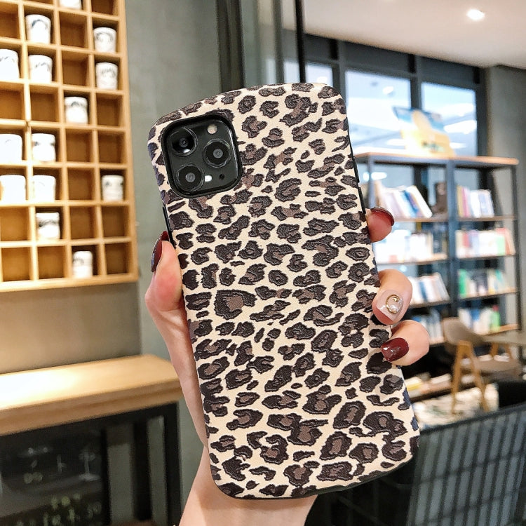 For iPhone 11 Pro For  iPhone 11 Pro Leopard Embossed Small Waist Shape Mobile Phone Protective Case