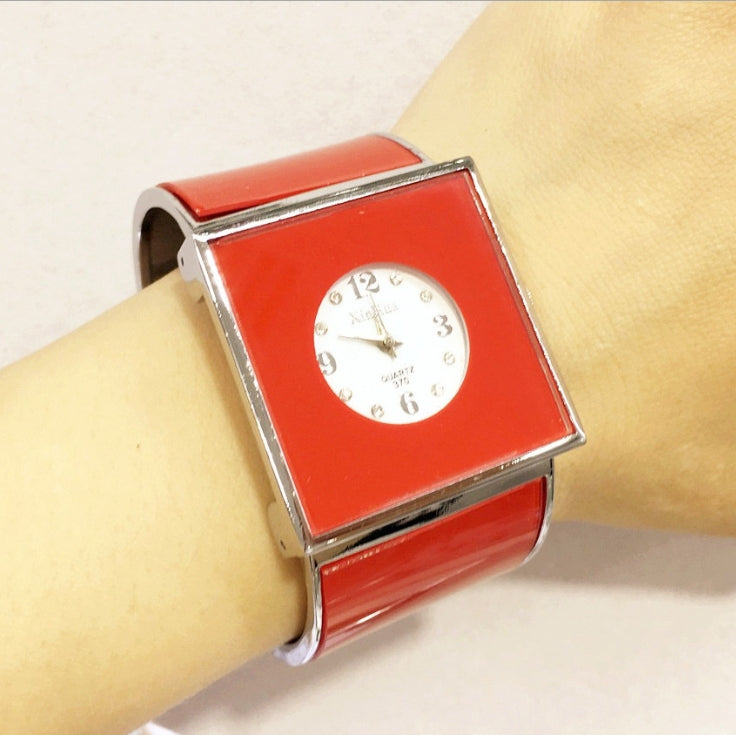 Square Large Dial Bracelet Quartz Watch for Women