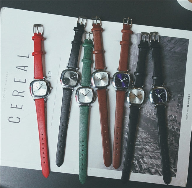Small Retro Square Dial Leather Straps Watch for Women