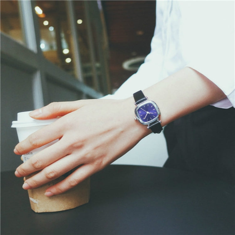 Small Retro Square Dial Leather Straps Watch for Women