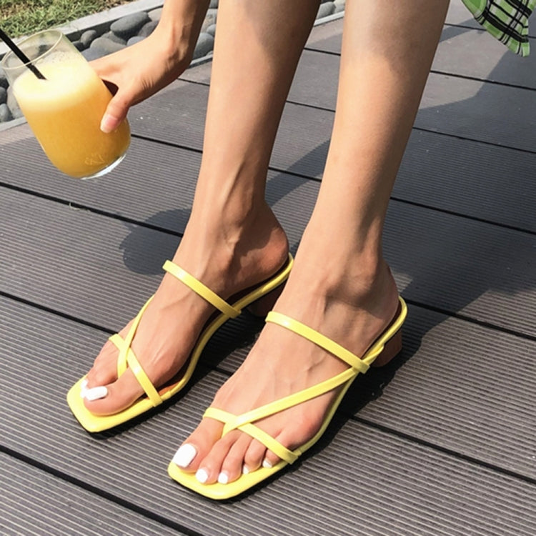 Summer Women Slipper Low Heel  Slides Female Peep Toe Square Heel Sandal Vacation Flip Flops, Size:36(Yellow)