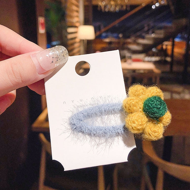 Girls Beautiful Woolen Yarn Flower Lined Snap Hair Clips
