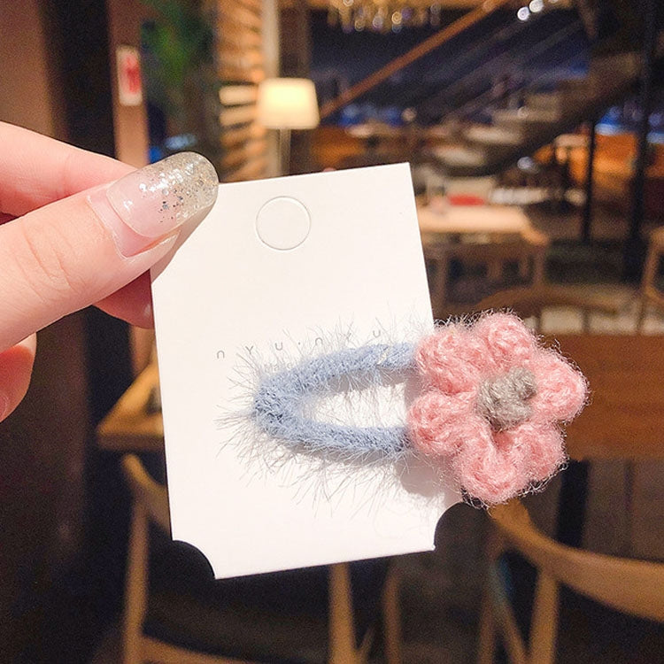 Girls Beautiful Woolen Yarn Flower Lined Snap Hair Clips