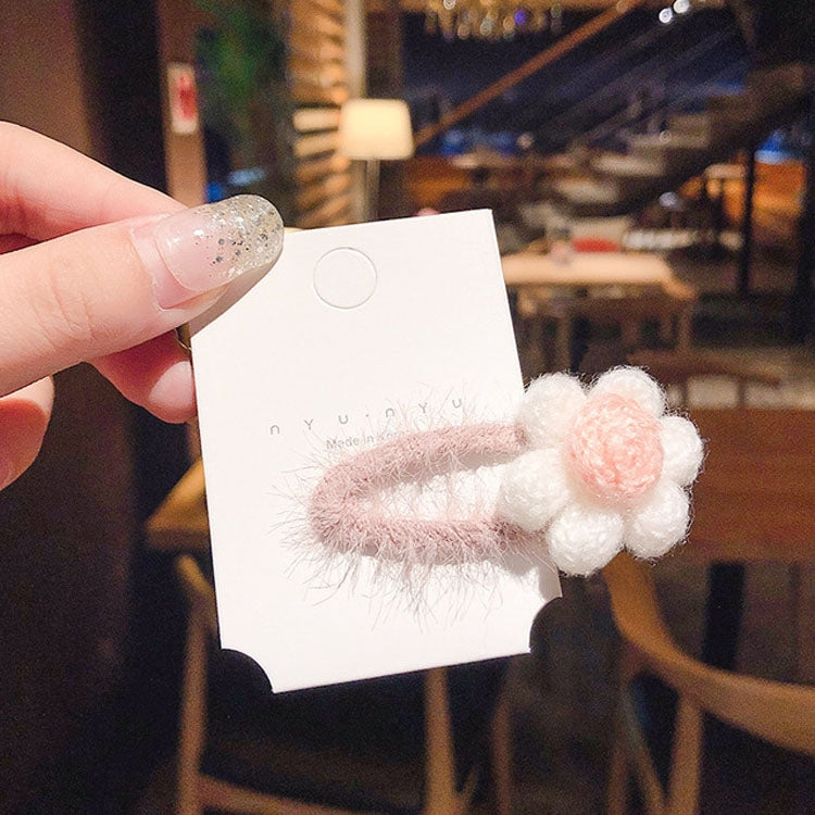 Girls Beautiful Woolen Yarn Flower Lined Snap Hair Clips