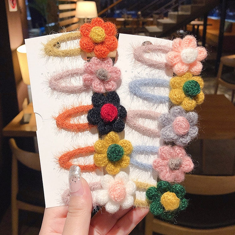 Girls Beautiful Woolen Yarn Flower Lined Snap Hair Clips