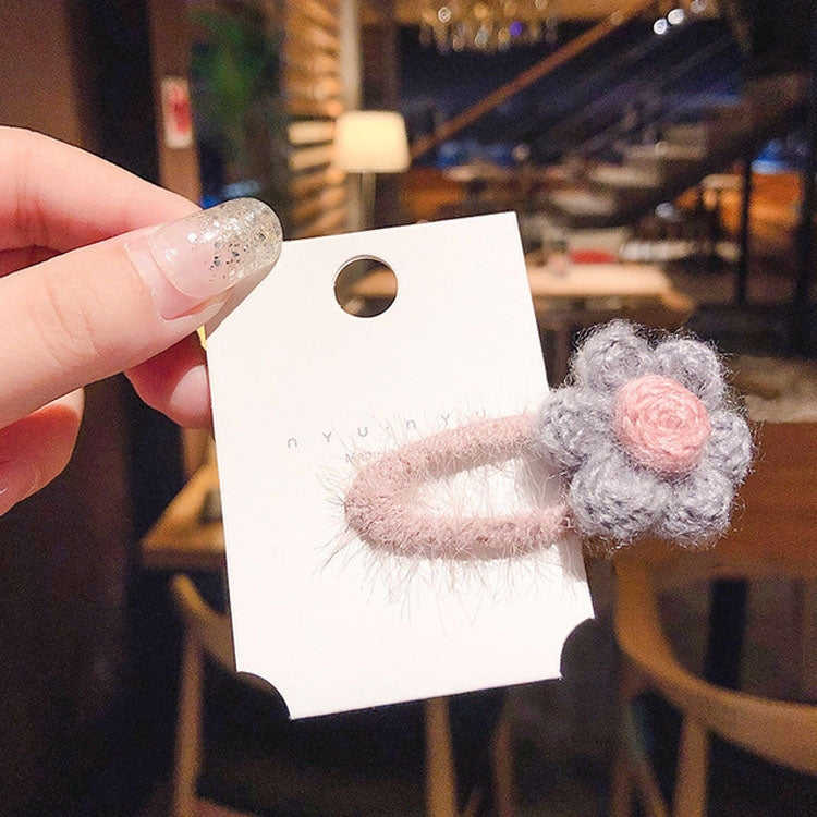 Girls Beautiful Woolen Yarn Flower Lined Snap Hair Clips