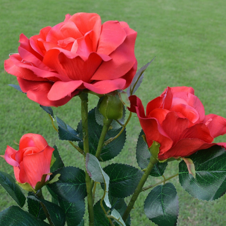 Solar LED Artificial Rose Lantern Garden Decoration Lawn Lamp