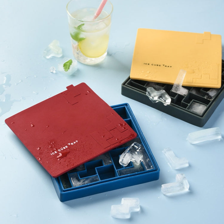 Silicone Maze Shape Ice Cube Mold Home-made Food Supplement Ice Hockey Ice Box with Lid(Yellow)