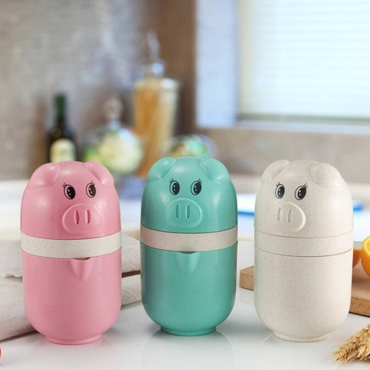 2 PCS Manual Juicer Small Portable Juicer Cup Mini Home Squeezer, Random Color Delivery