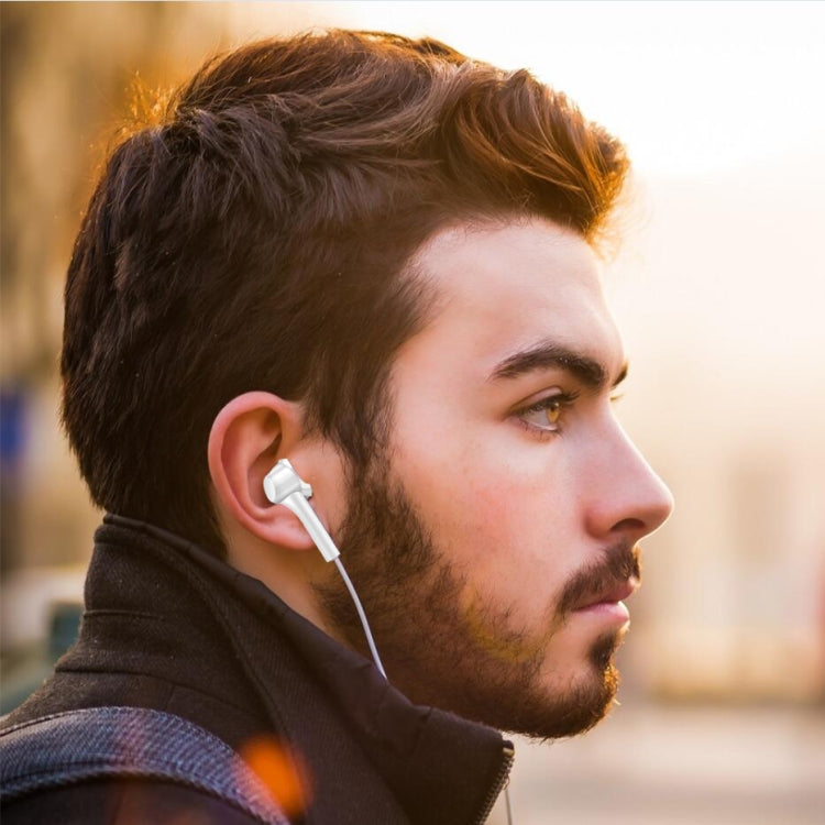 PTM P7 Stereo Wire-controlled Earphone with Microphone, Cable Length: 1.2m