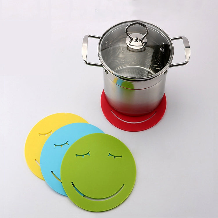 3 PCS Smile Face Expression Shape Food Grade Silicone Placemat Household Insulation Pad Cartoon Expression Non-Slip Table Mat Microwave Heating Pad