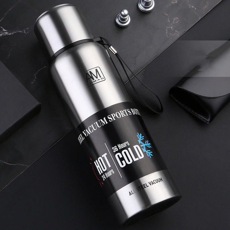 304 Stainless Steel Insulated Mug Large Capacity Sports Water Cup Outdoor Travel Pot, Capacity: 750ml