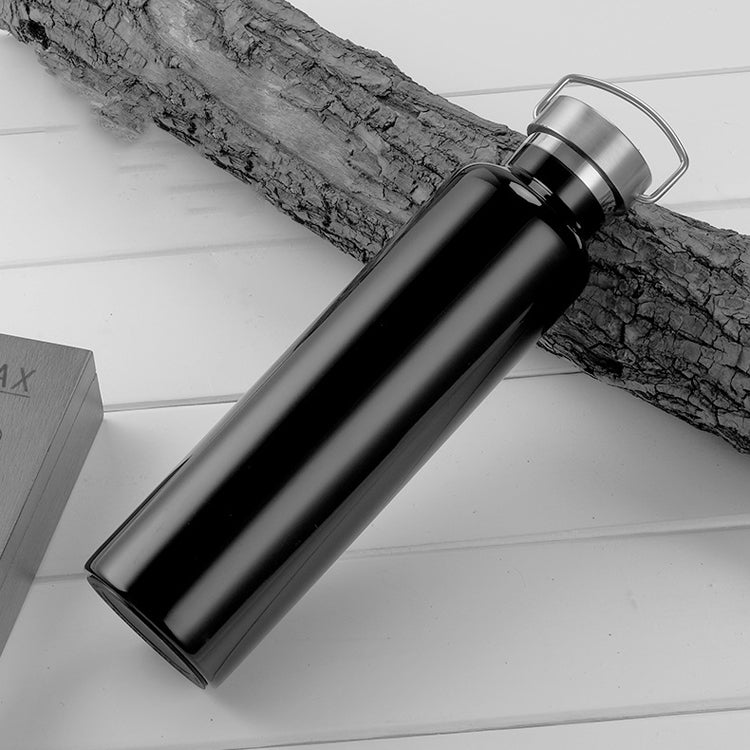 304 Vacuum Stainless Steel Vacuum Flask Double-Layer Large-Capacity Outdoor Water Bottle Mountaineering Sports Bottle, Capacity: 600ml