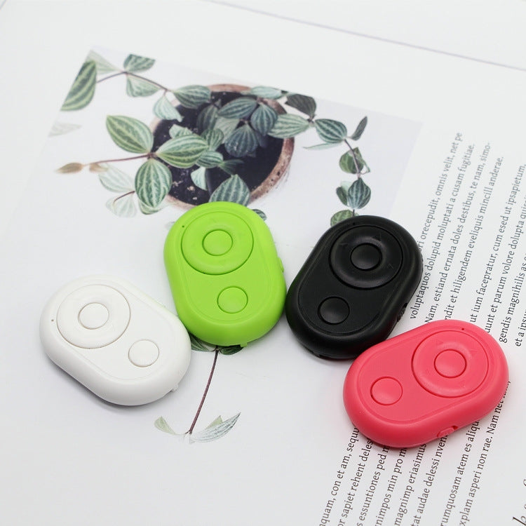 3 PCS Mini Bluetooth Remote Control Live Streaming Likes Video Recording Novel Page Flip Remote Control Selfie, Random Color Delivery