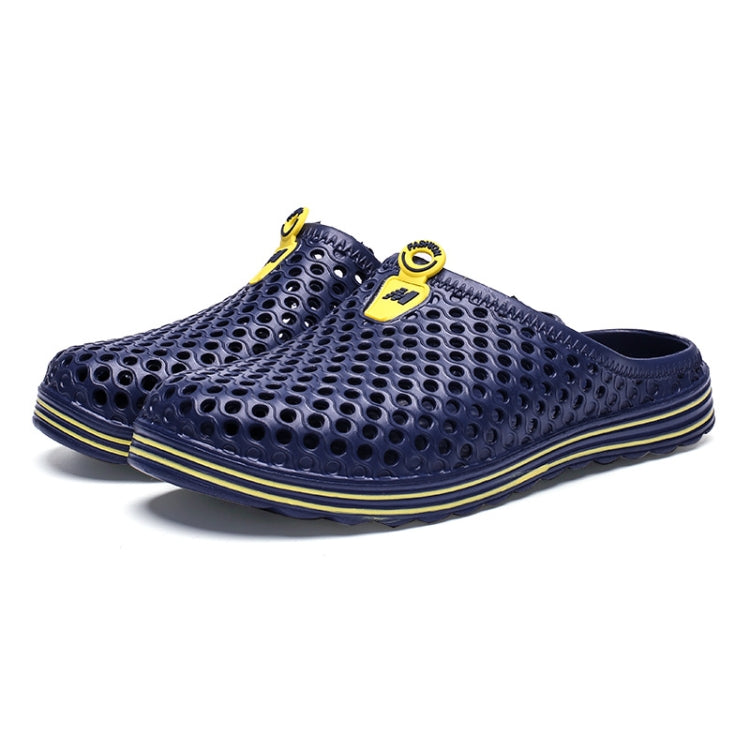 X902 Summer Beach Shoes Non-slip Flip Llops Couple Slippers Men Hole Shoes, Size: 38