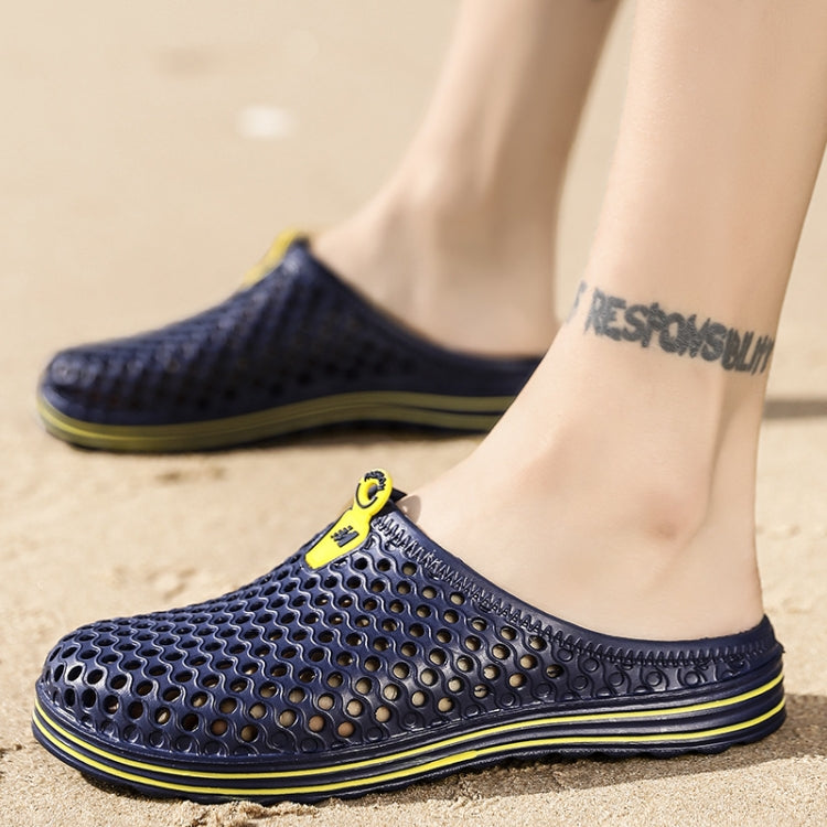 X902 Summer Beach Shoes Non-slip Flip Llops Couple Slippers Men Hole Shoes, Size: 39