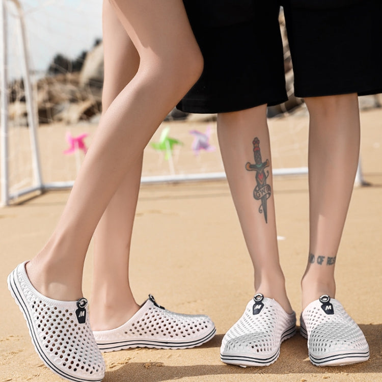X902 Summer Beach Shoes Non-slip Flip Llops Couple Slippers Men Hole Shoes, Size: 41