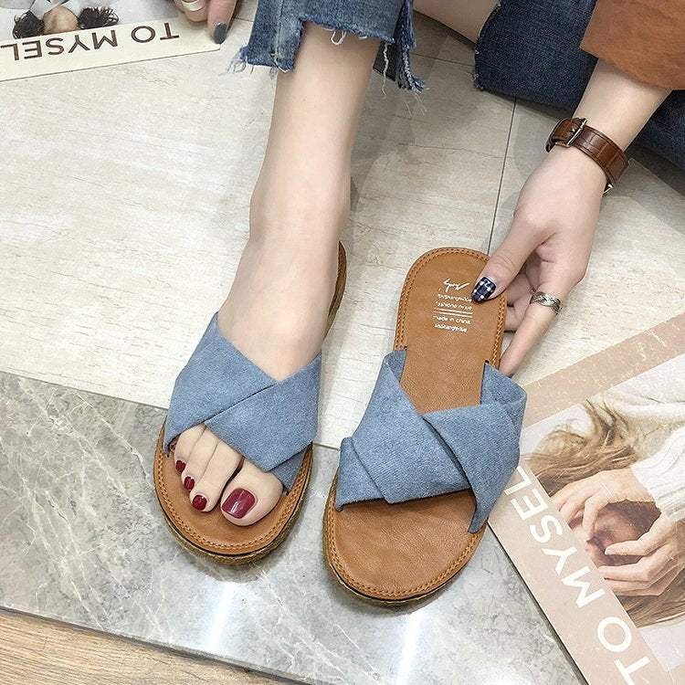 Summer Ladies Outdoor Flat Slippers, Size: