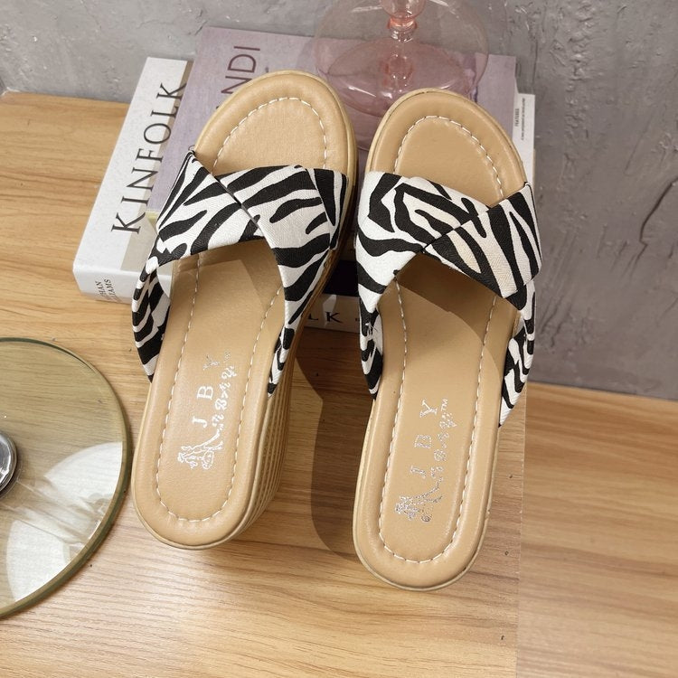 999 Ladies Wedge Platform Slippers, Size: