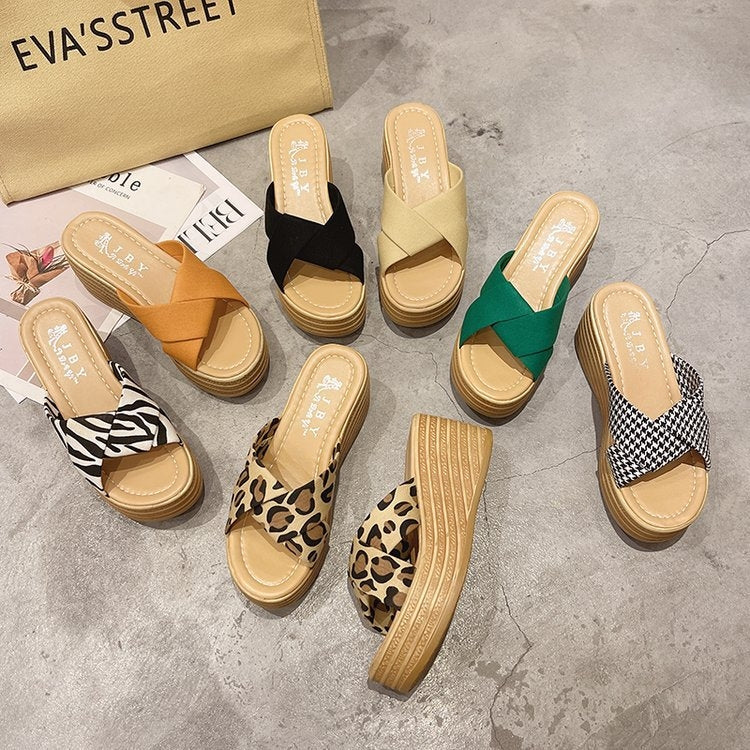 999 Ladies Wedge Platform Slippers, Size: